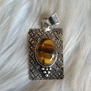 Pretty Tigers Eye Silver Plated Gemstone Necklace Pendant